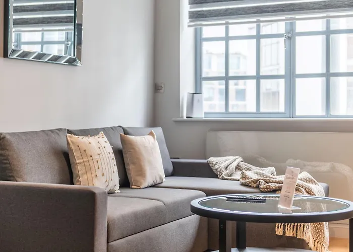 Amigos Nest - Farringdon - By Frankie Says